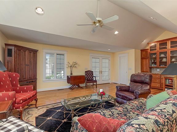 4th image of 3057 Bellerive Dr