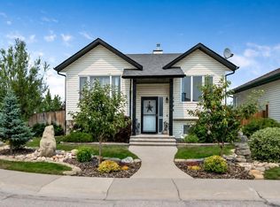 2004 4th Ave SE, High River, AB T1V1Z3