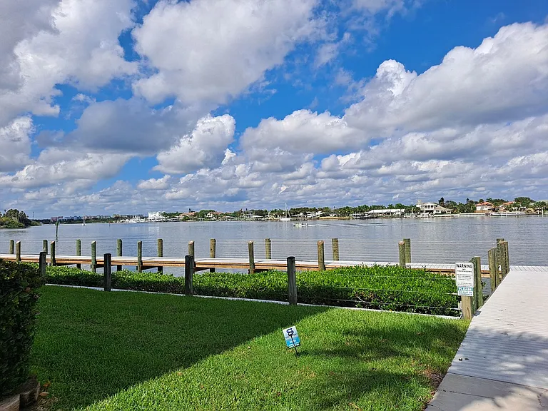 418 Bouchelle Dr #201 — Photo 16