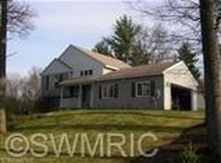 7225 High Timbers Dr, Greenville, MI 48838