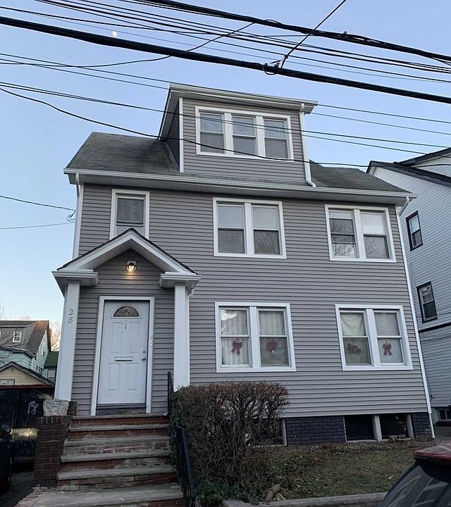 1st image of 28 Monticello Ave Floor 3