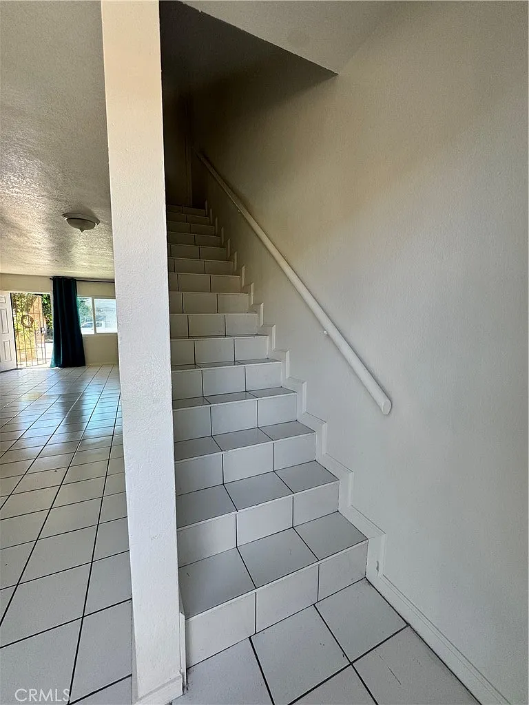 2 bed, 1.5 bath, 990 sqft, $2,600 — Photo 4