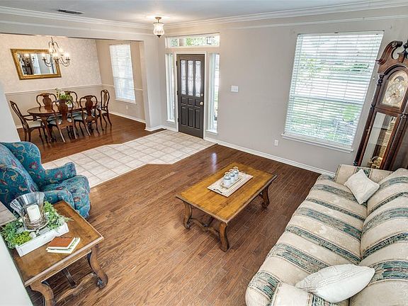 3rd image of 2642 Valley Creek Trl