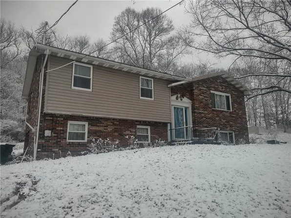 3295 Townwood Rd, Ellwood City, PA 16117