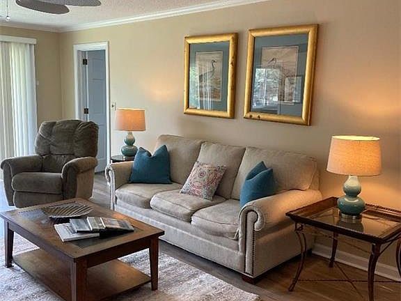 3rd image of 300 N Windward Dr