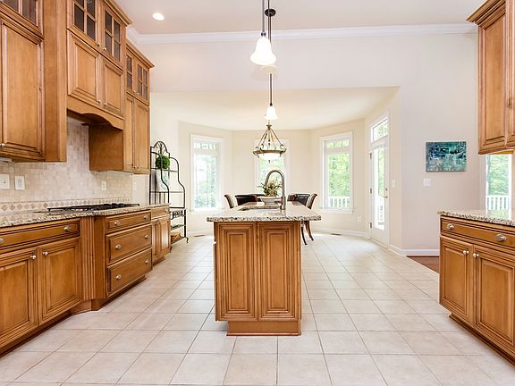 2nd image of 10708 Perrin Cir