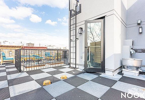5th image of 216 Bainbridge St #1F