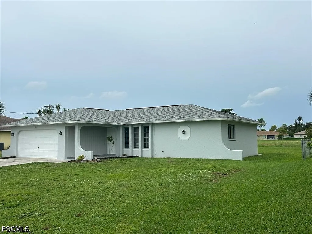 3 bed, 2.0 bath, 1212 sqft, $1,800 — Photo 1