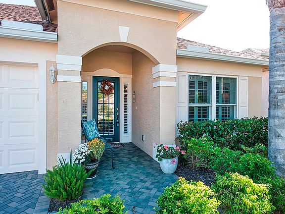 2nd image of 531 Calamondin Way SW