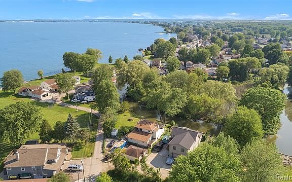 5th image of 47121 Land Dr