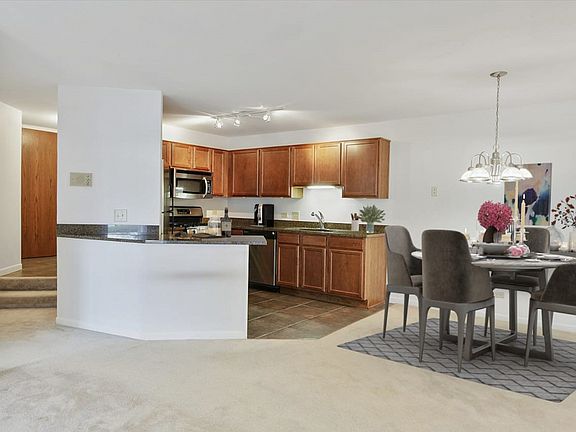 4th image of 1539 Raymond Dr APT 104