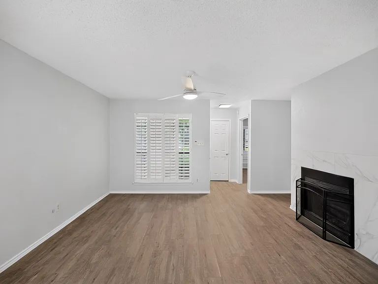 2111 E Belt Line Rd — Photo 11