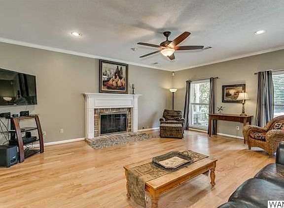 5th image of 2912 Manchester Cir
