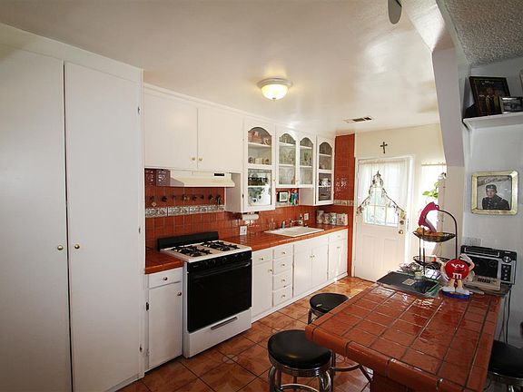 5th image of 15028 Plummer St