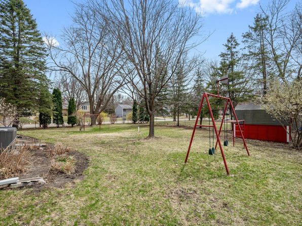3315 Walnut Grove Ln N, Plymouth, MN 55447