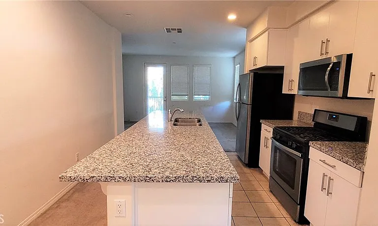 278 S Arroyo Dr #D — Photo 3