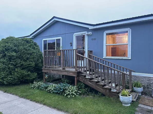 1623 10th Ave SW, Aberdeen, SD 57401