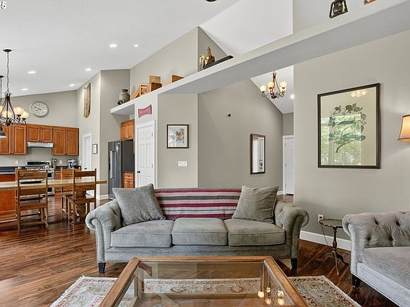 3rd image of 9015 SE Regents Dr