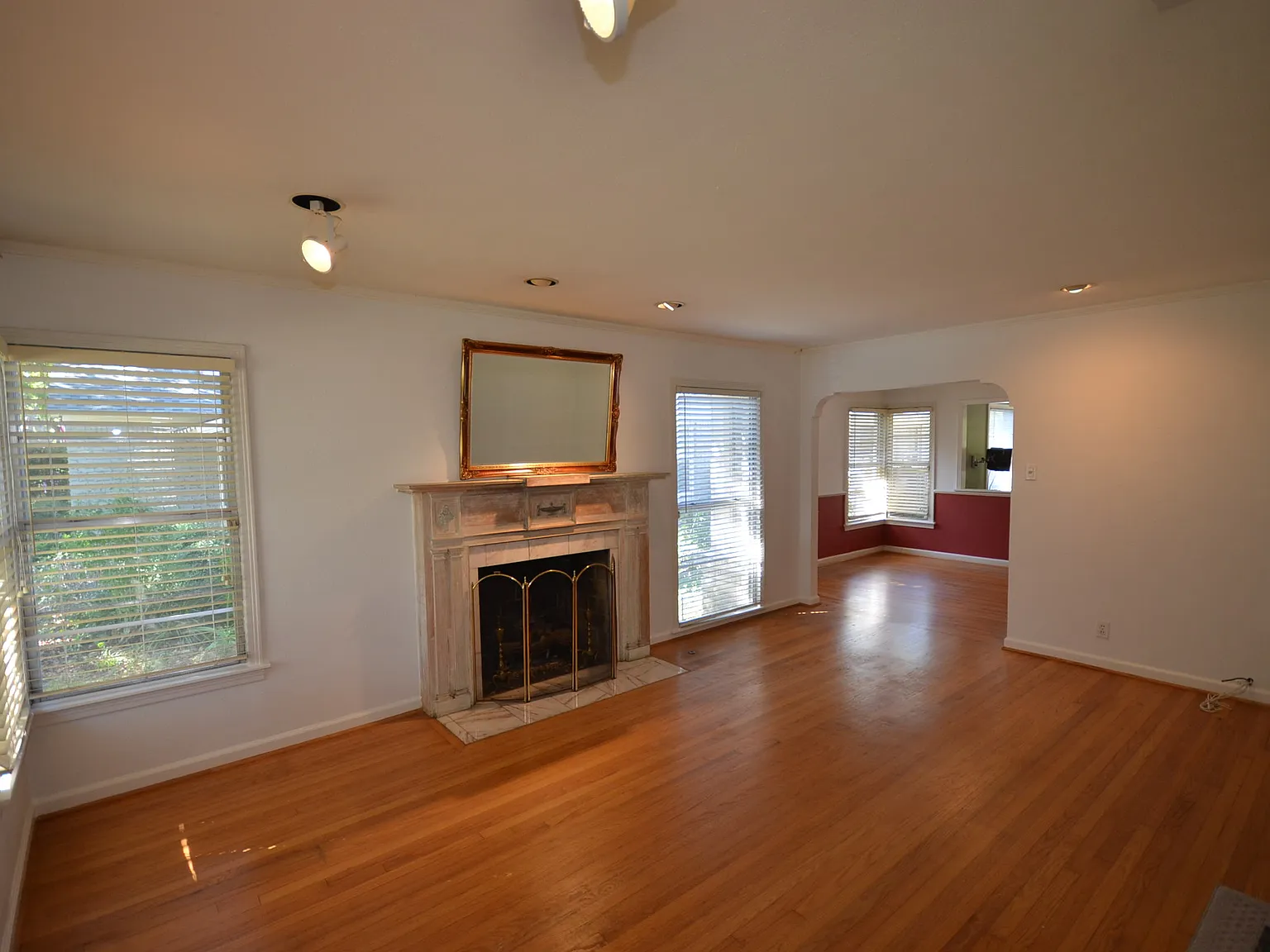 3 bed, 1334 sqft, $3,245 — Photo 4