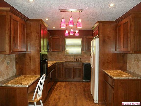 5th image of 8013 S Juniper Ave