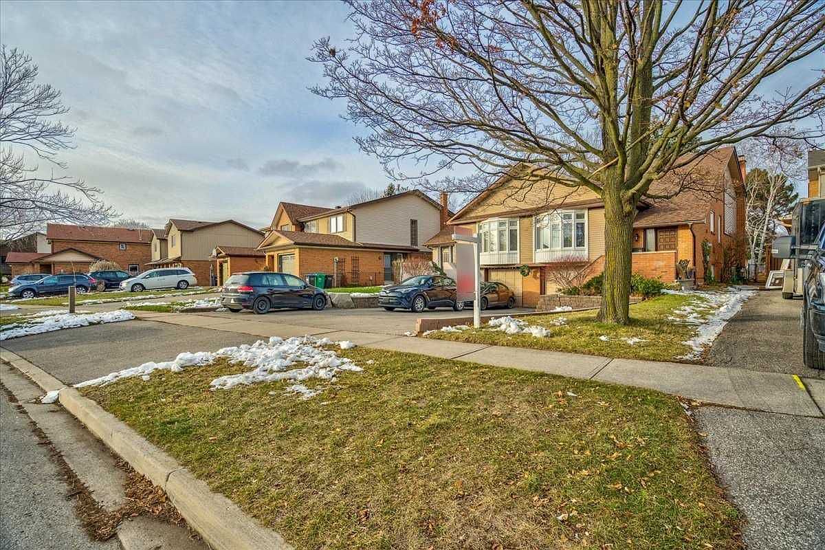 4252 Jefton Cres, Mississauga, ON L5L 1Z3 | Zillow