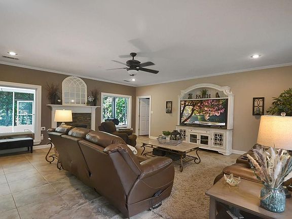 4th image of 149 Dogwood Dr