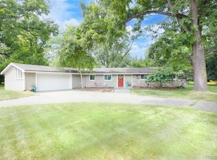 32875 Wing Lake Rd, Franklin, MI 48025