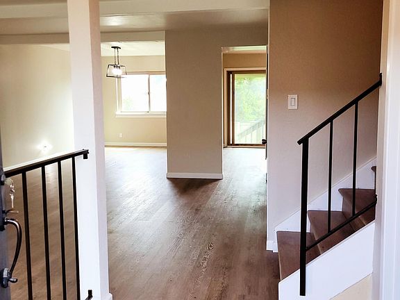 2nd image of 2437 Wren Ct