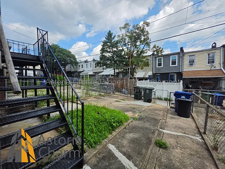 3016 Pelham Ave — Photo 39