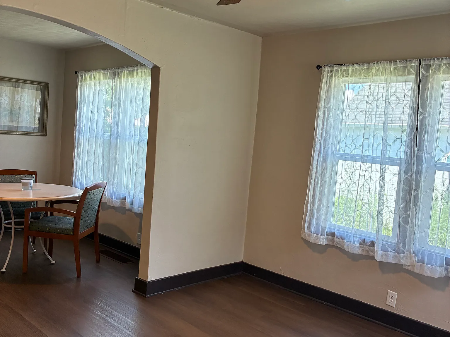 2 bed, 890 sqft, $1,200 — Photo 4