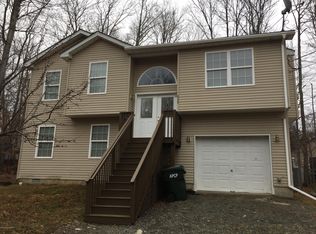 7944 Sleepy Hollow Dr, Tobyhanna, PA