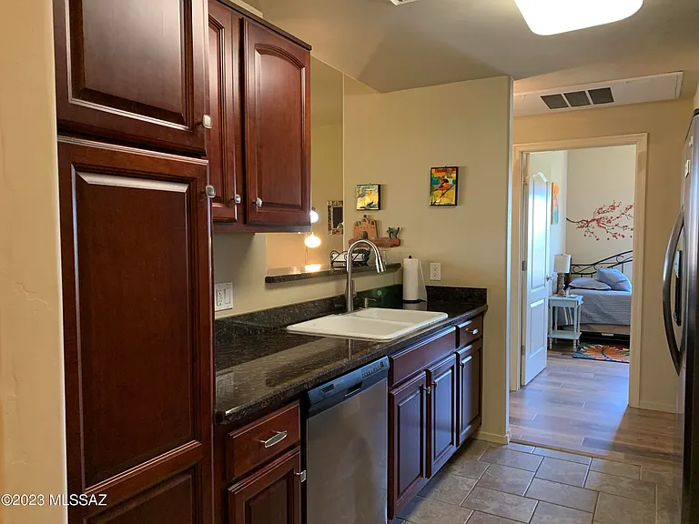 2550 E River Rd #16301 — Photo 6