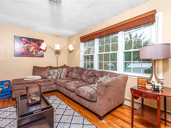 5th image of 46 Bedell St