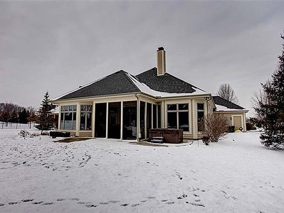 2nd image of 915 Villa Vista Pl
