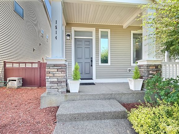 4th image of 1514 181st Street E