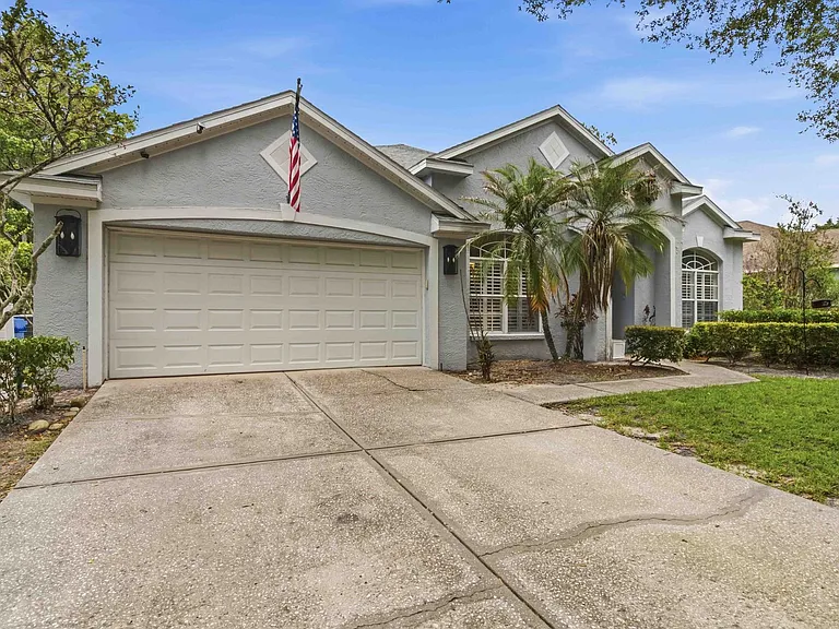 5028 Southampton Cir — Photo 1