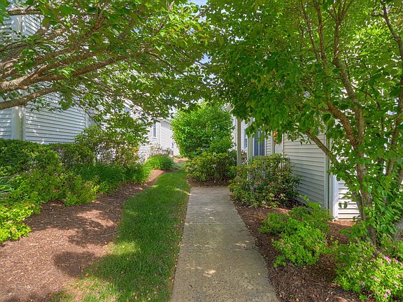 2nd image of 812 Village Way N