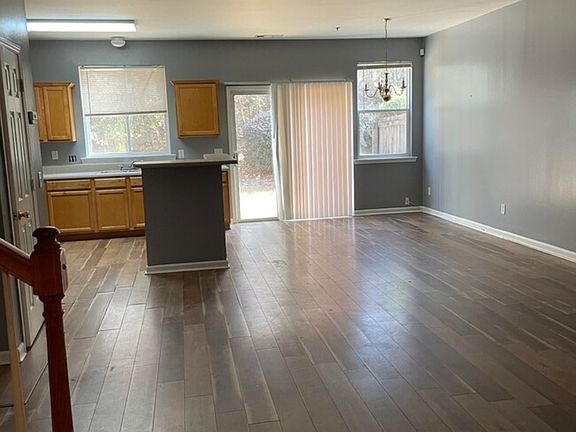 5th image of 106 Ellis Dr #1