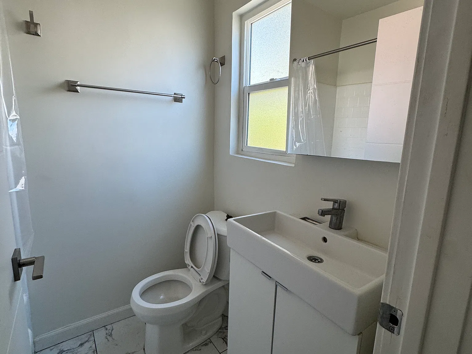 Studio, $1,630 — Photo 3