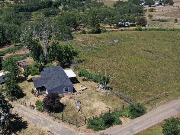1245 Davanna Dr, Eagle Point, OR 97524