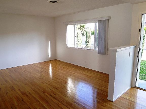 3rd image of 5524 Temple City Blvd