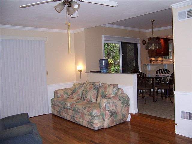 2nd image of 1208 Stratford Dr