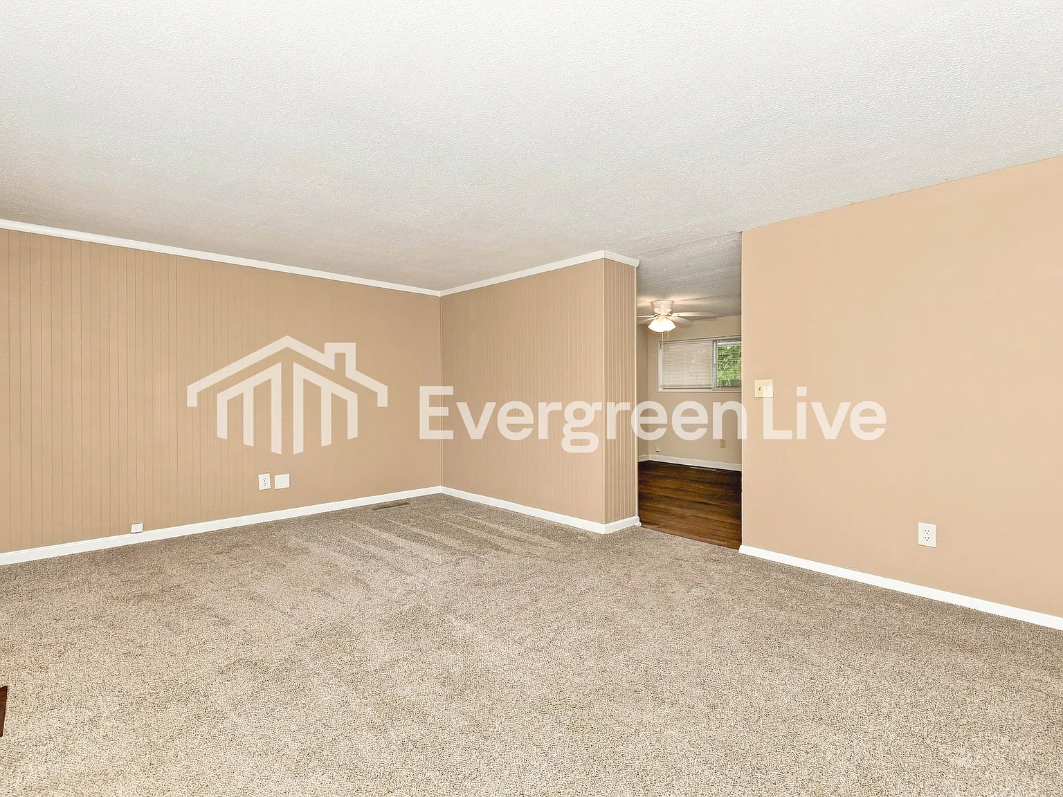 3 bed, 1.0 bath, 1080 sqft, $1,395 — Photo 2