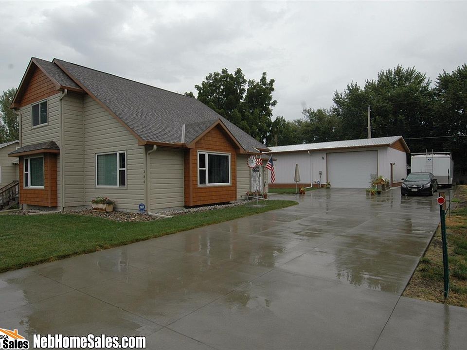 1st image of 380 NW 18th St