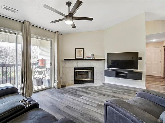 3rd image of 1411 Lake Pointe Way #14116