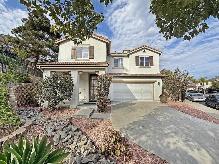 748 Kirkwall Dr — Photo 2