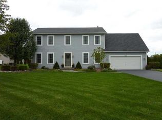 2036 Rainbow Ln, Lima, NY 14485