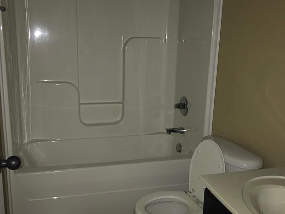 3rd image of 1728 Thistlewood Dr Unit C
