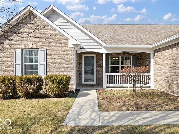 2nd image of 4704 Blue Marlin Way