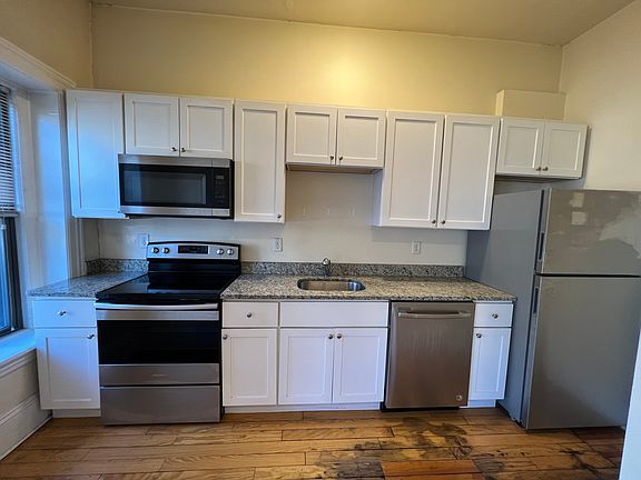 2nd image of 1463 Beacon St #11G